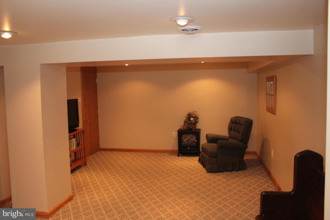 504 West Marion Street Lititz, PA 17543 - Photo 20 of 28