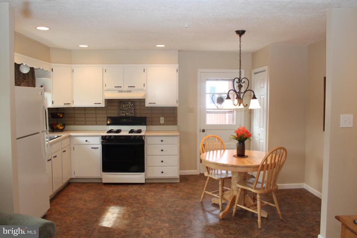 504 West Marion Street Lititz, PA 17543 - Photo 3 of 28
