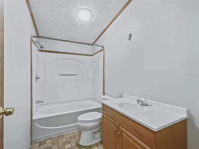 $349,000 | 17070 Southeast 173rd Terrace Road, Weirsdale, FL 32195