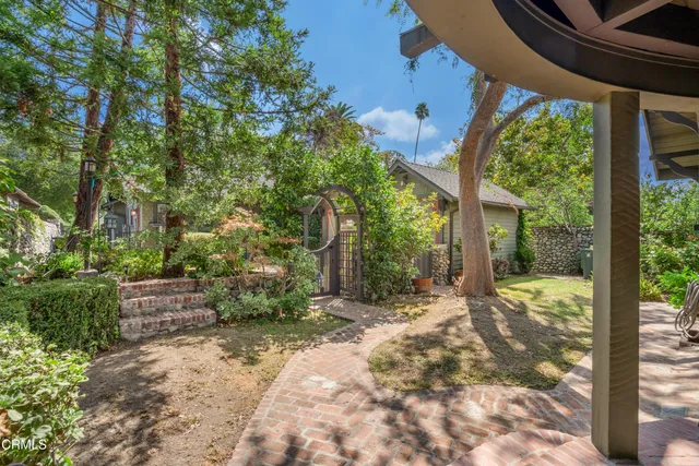 $4,000 | 845 South Los Robles Avenue, Pasadena, CA 91106