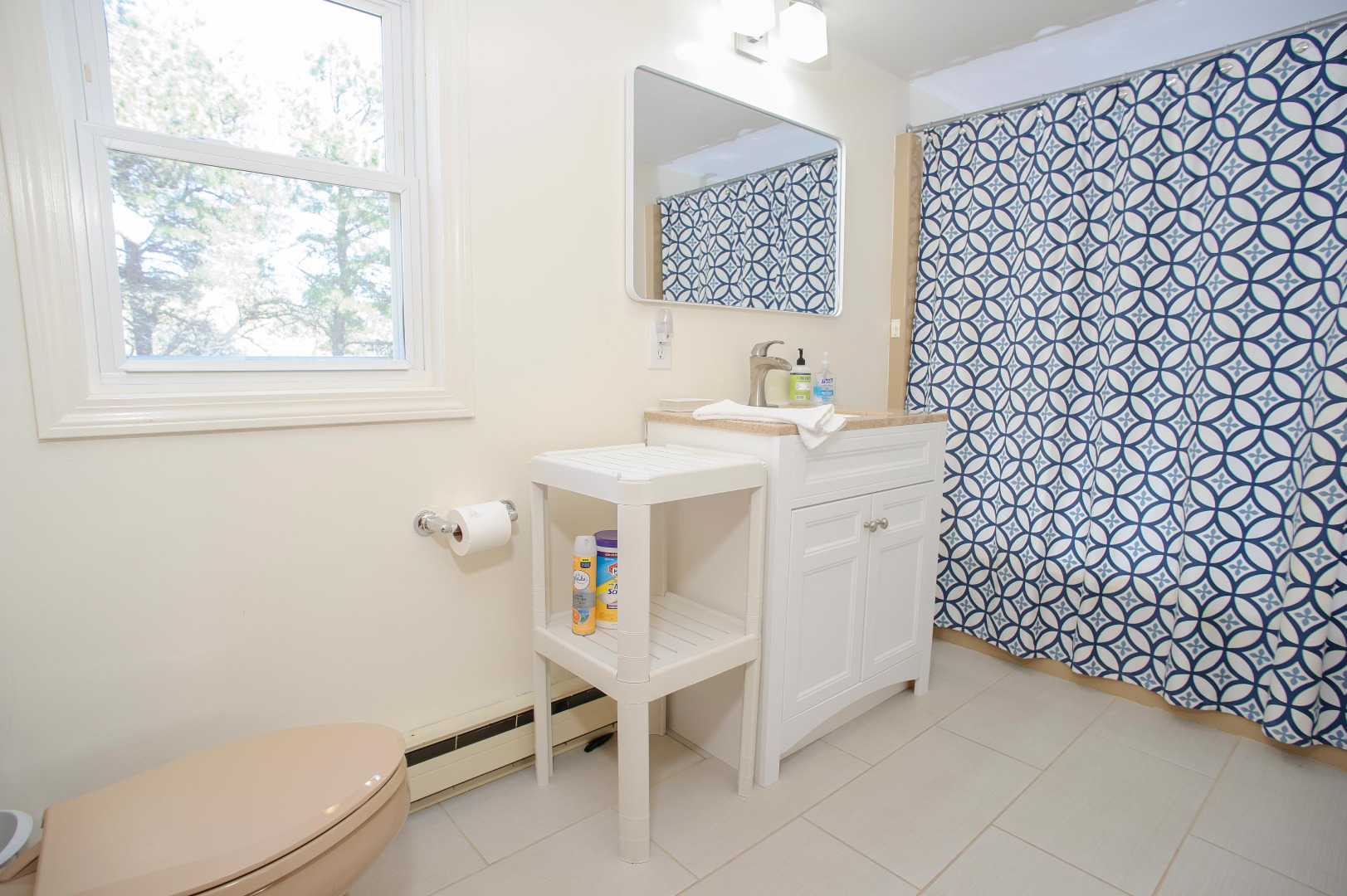 21 Schoolhouse Road Edgartown, MA 02539 - Photo 17 of 24 Second floor bath