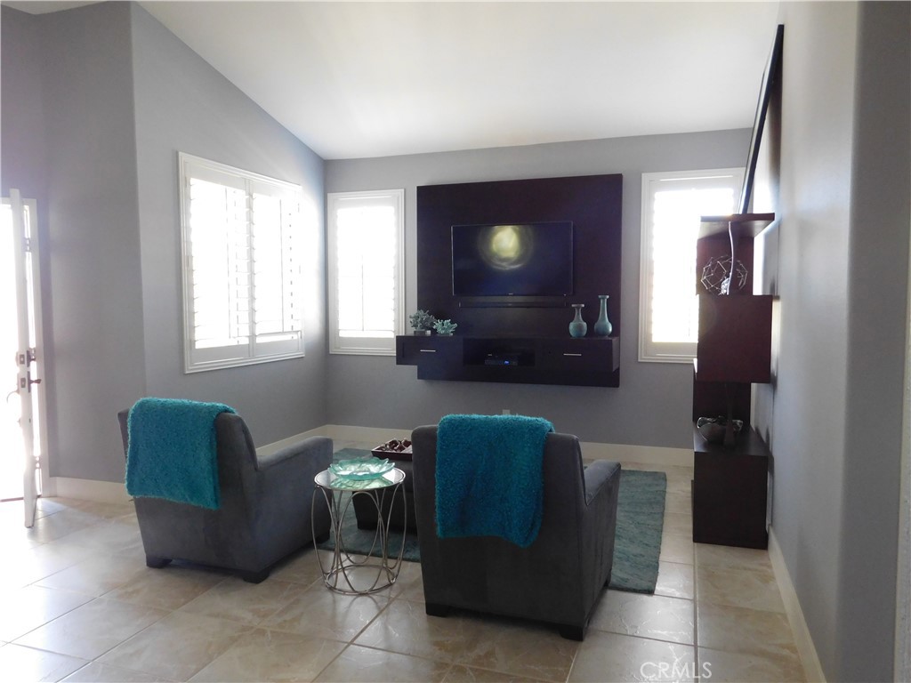 4900 Zenos Way Oceanside, CA 92056 - Photo 9 of 37