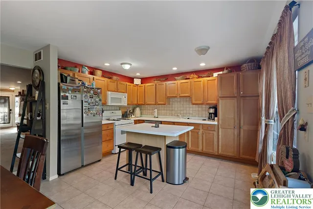 $2,400 | 8083 Heritage Drive, Lower Macungie Township, PA 18011