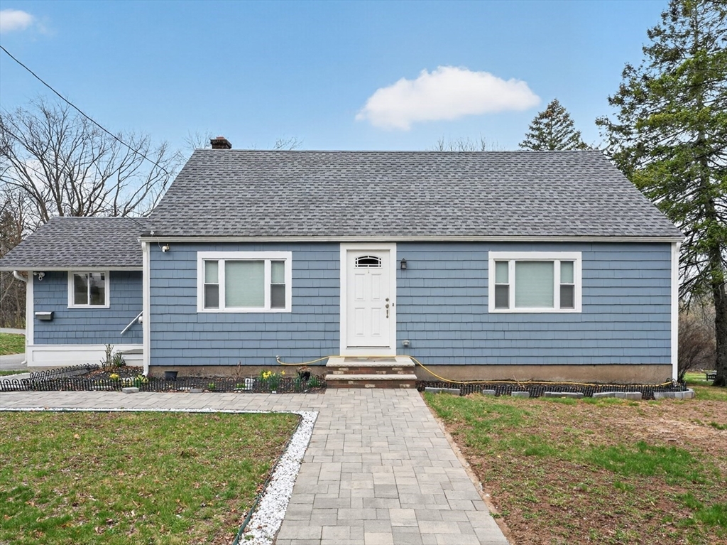 29 Elliott Street Danvers, MA 01923 - Photo 4 of 17