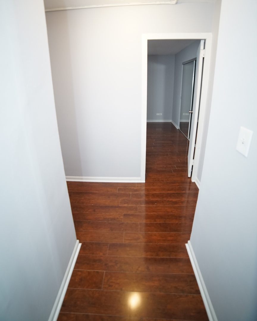 6301 North Sheridan Road, Unit 23V Chicago, IL 60660 - Photo 12 of 22 a view of stairs