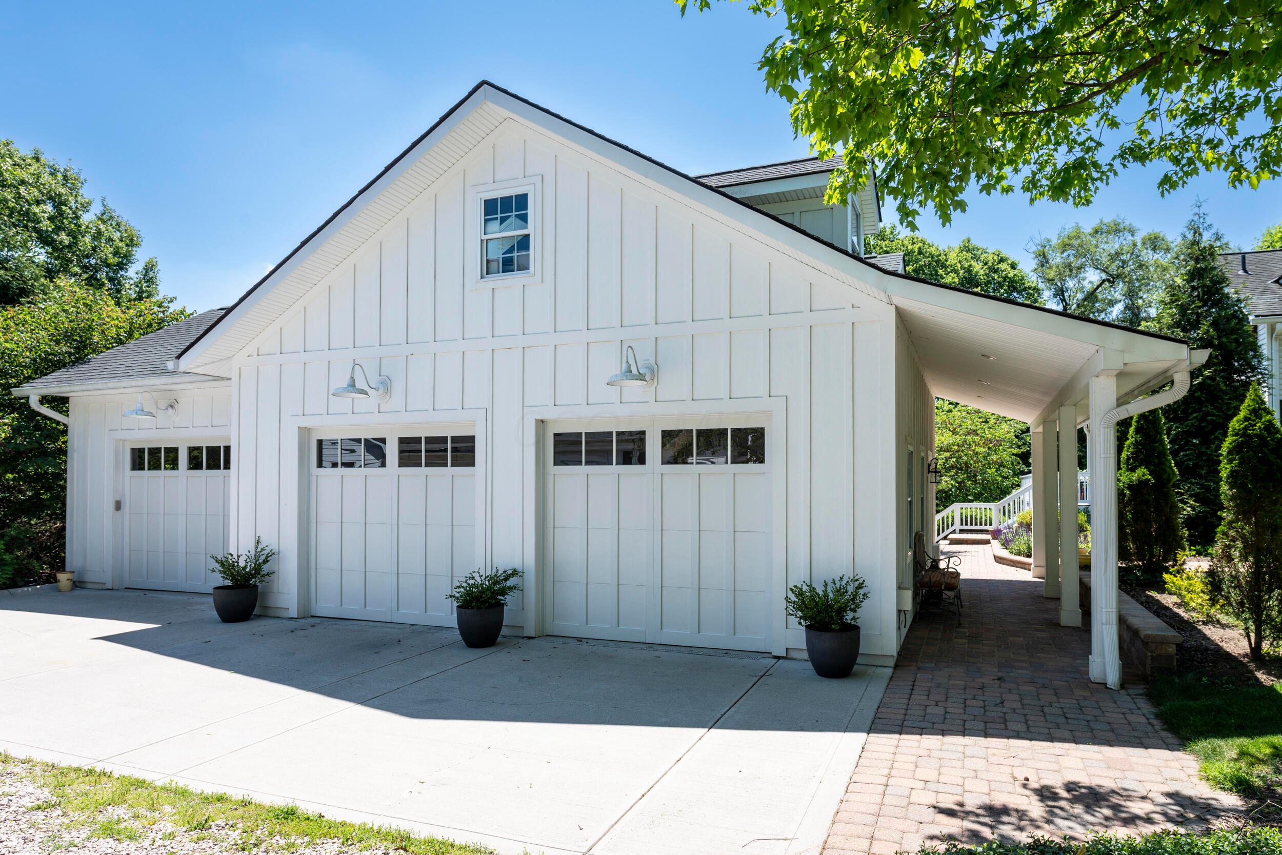 5352 Olentangy River Road Columbus, OH 43235 - Photo 33 of 38