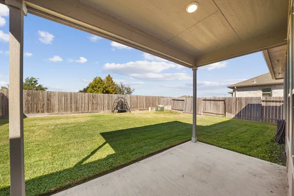 $2,000 | 329 Paso Fino Drive, Alvin, TX 77511