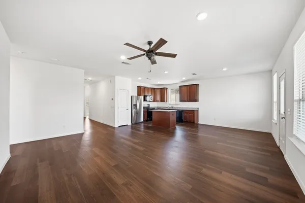 $2,000 | 329 Paso Fino Drive, Alvin, TX 77511