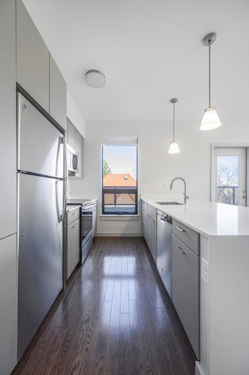 455 Harvard Street, Unit 404 Brookline, MA 02446 - Photo 6 of 15