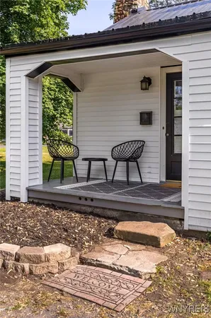 $2,100 | 528 Ward Road, North Tonawanda, NY 14120