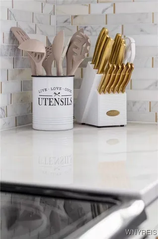 $2,100 | 528 Ward Road, North Tonawanda, NY 14120