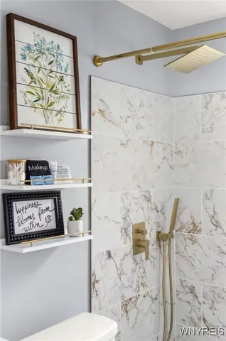 $2,100 | 528 Ward Road, North Tonawanda, NY 14120