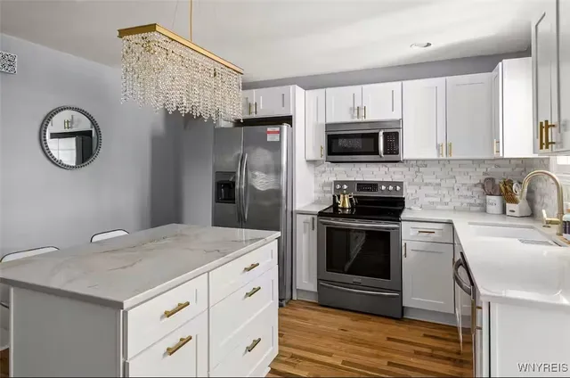 $2,100 | 528 Ward Road, North Tonawanda, NY 14120