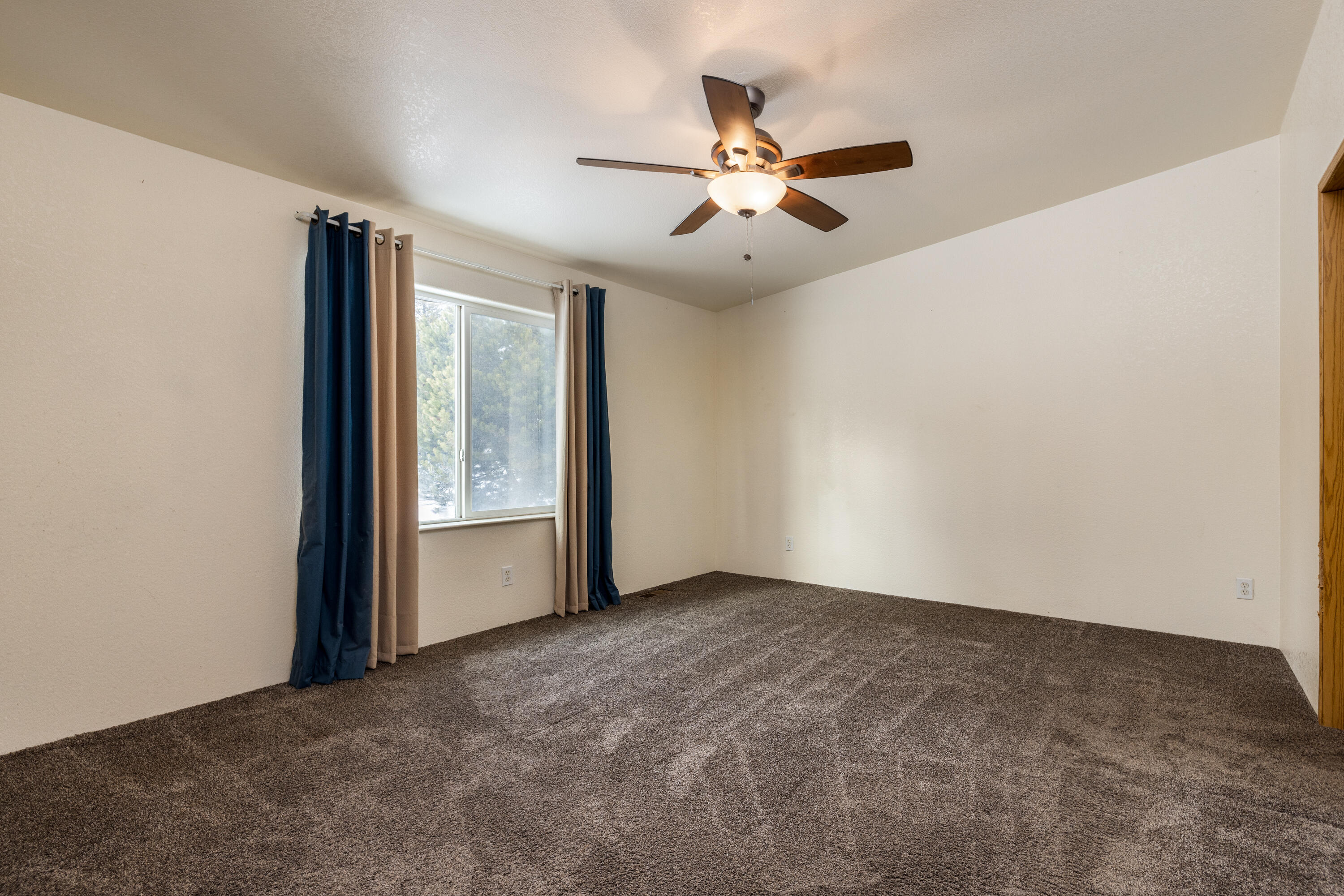 52220 Dustan Road La Pine, OR 97739 - Photo 8 of 17 65108 85th Place 8 of 17