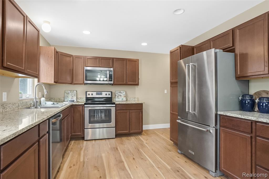 2420 Fisher Road Howell, MI 48855 - Photo 8 of 32 Gallery Image 8