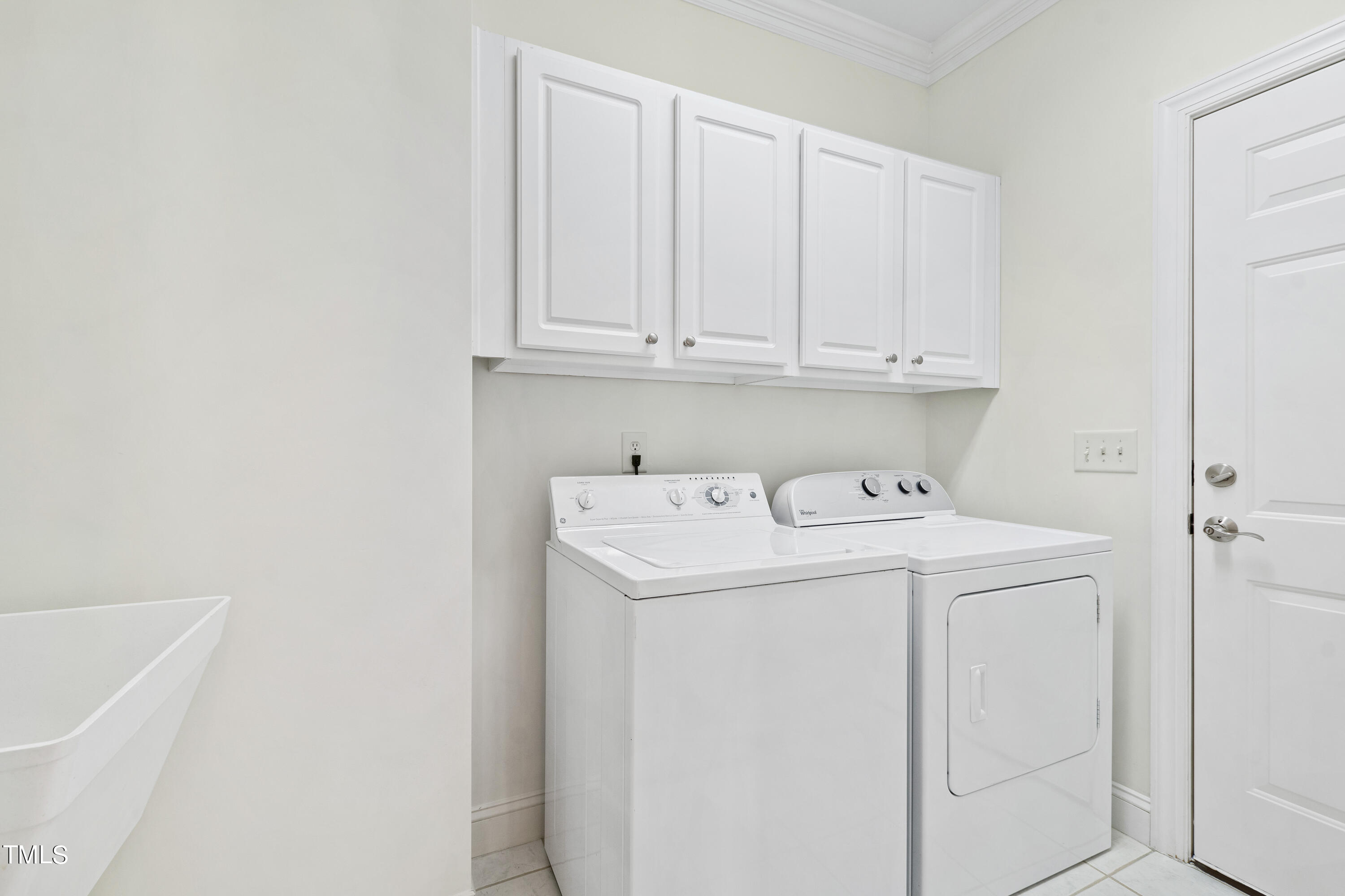 7360 Fontana Ridge Lane Raleigh, NC 27613 - Photo 30 of 48 LAundry