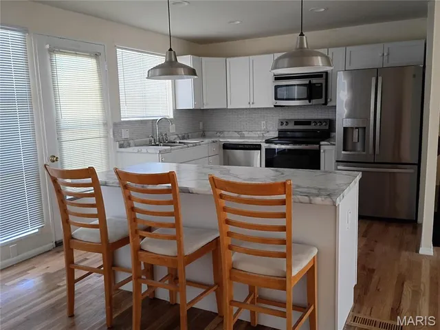 $164,900 | 10228 Viscount Drive, St. Louis, MO 63136