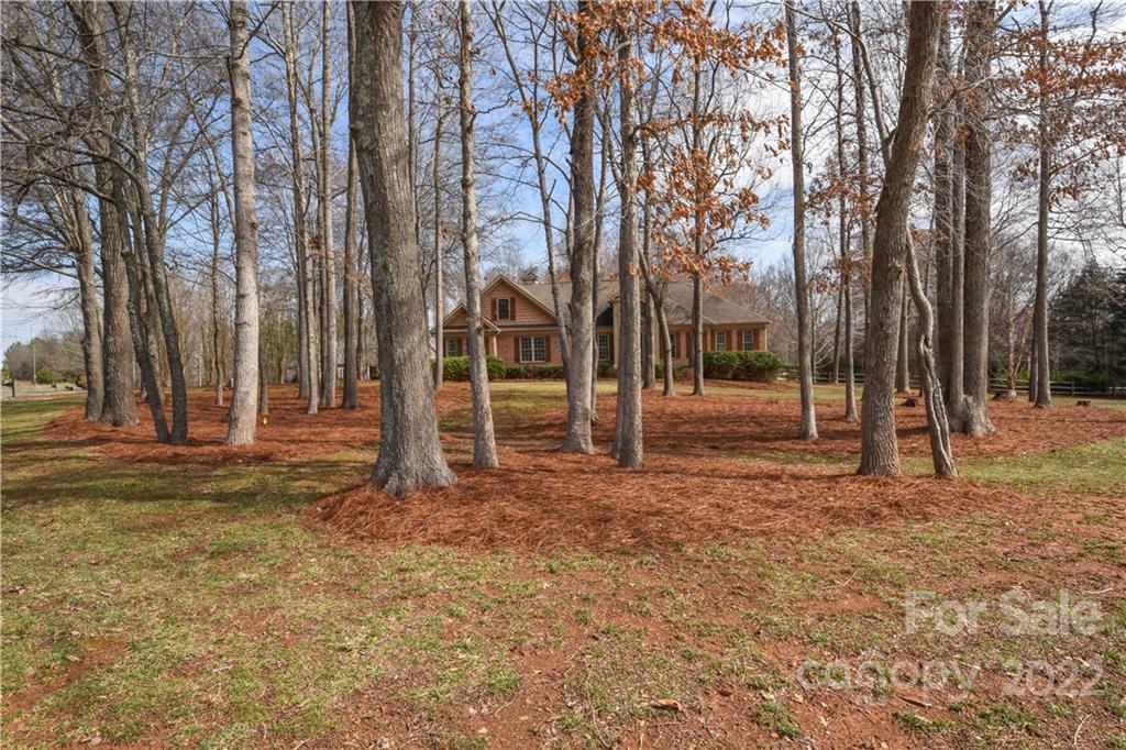 6068 Morning Star Road Lake Wylie, SC 29710 - Photo 3 of 41 Gallery Image 3