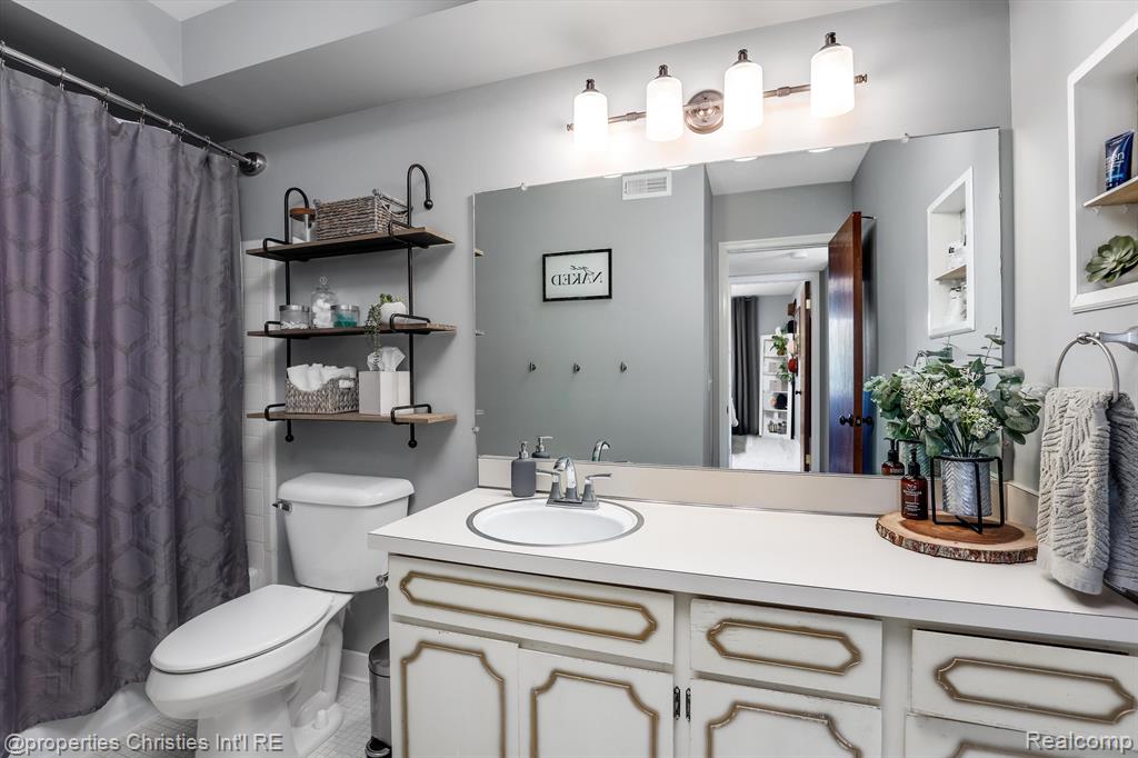 54735 Shelby Road, Unit 58 Utica, MI 48316 - Photo 15 of 19 Gallery Image 15