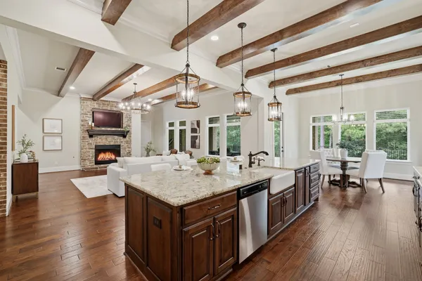 $1,046,000 | 137 Sanderling Lane, Montgomery, TX 77316