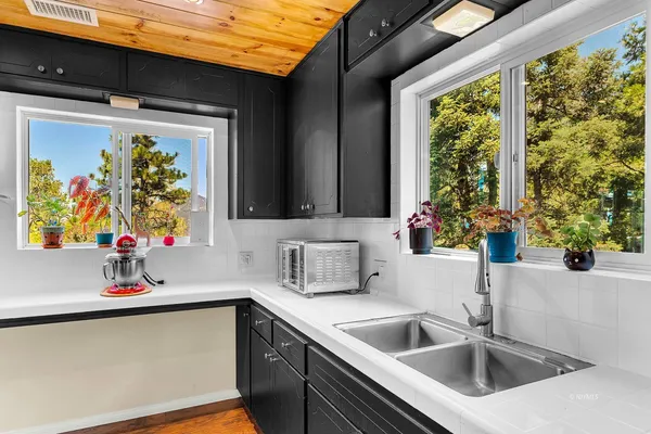$625,000 | 23971 Skyview Drive, Idyllwild, CA 92549