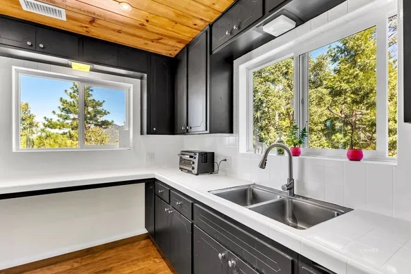 $625,000 | 23971 Skyview Drive, Idyllwild, CA 92549