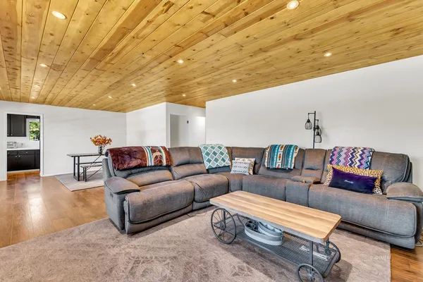 $625,000 | 23971 Skyview Drive, Idyllwild, CA 92549
