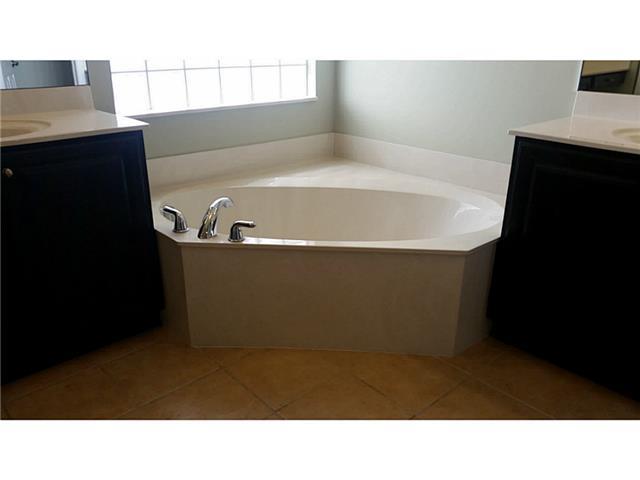 1606 Southeast Tradition Trace Stuart, FL 34997 - Photo 5 of 9