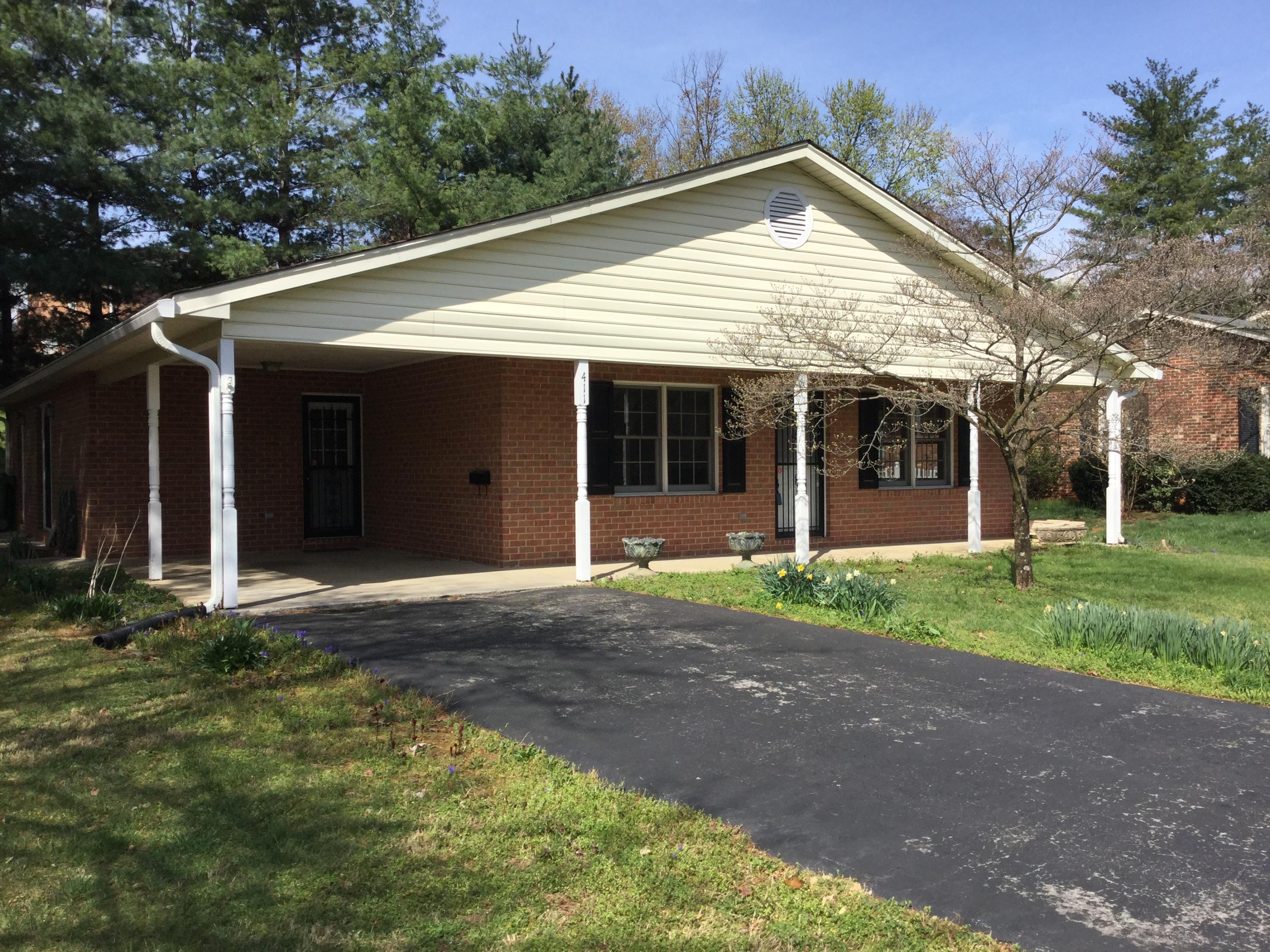 411 Highfield Road Salem, VA 24153 - Photo 2 of 18 image