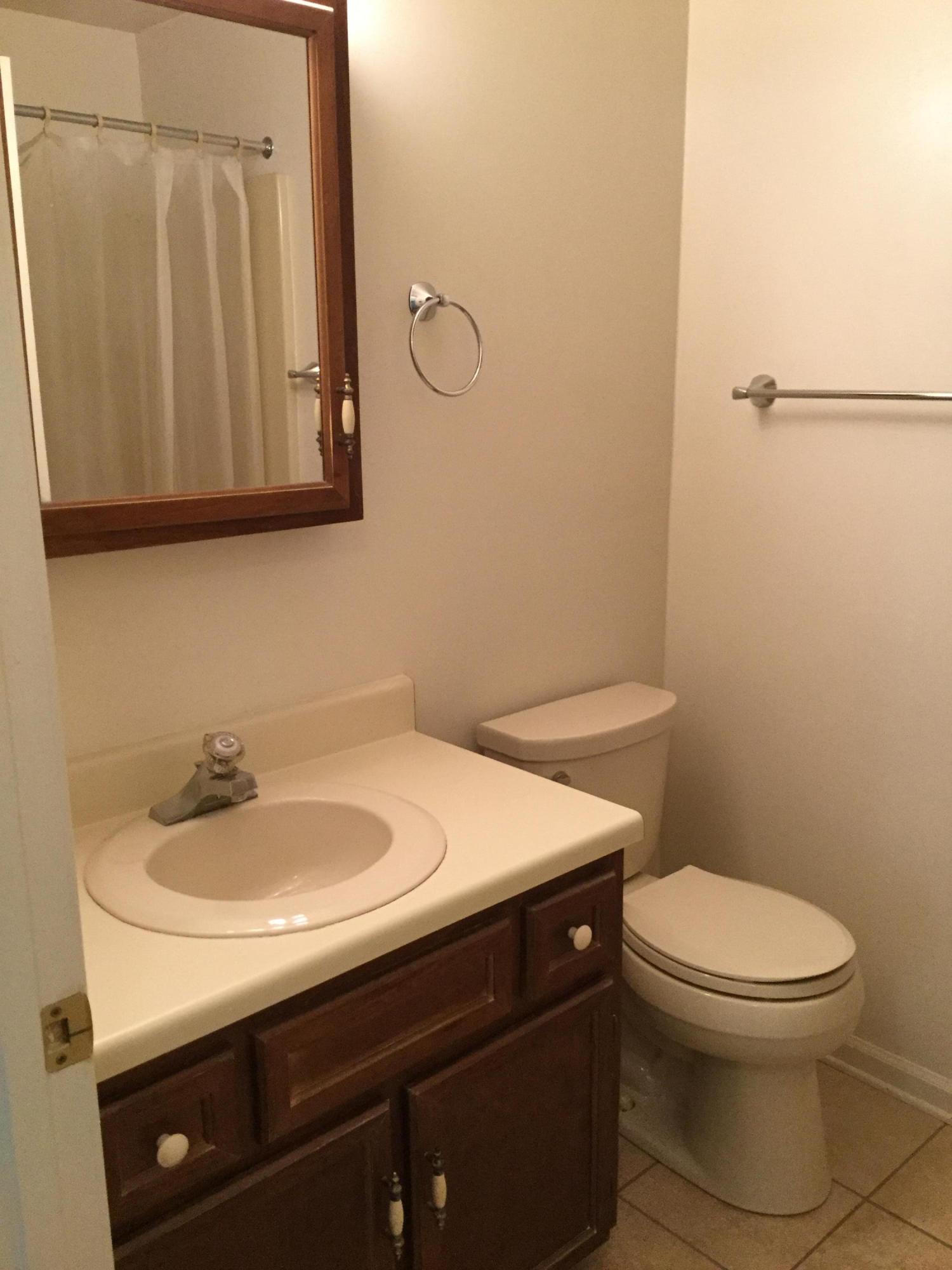 411 Highfield Road Salem, VA 24153 - Photo 11 of 18 image