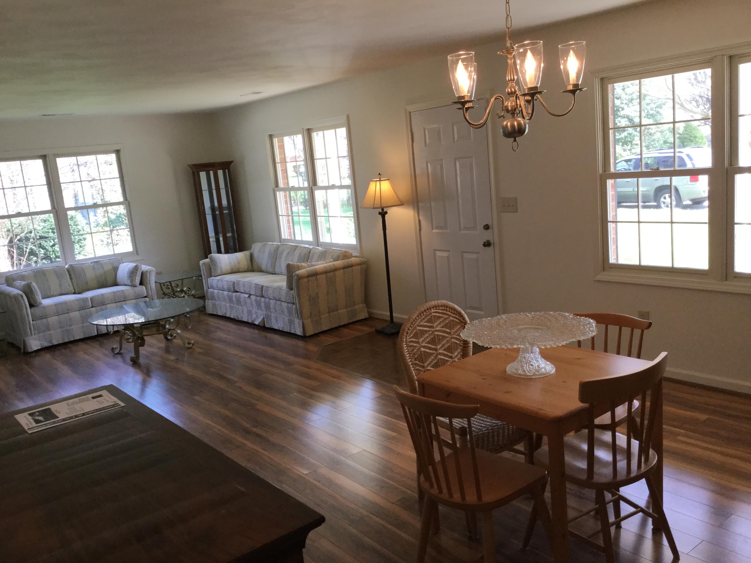 411 Highfield Road Salem, VA 24153 - Photo 3 of 18 image