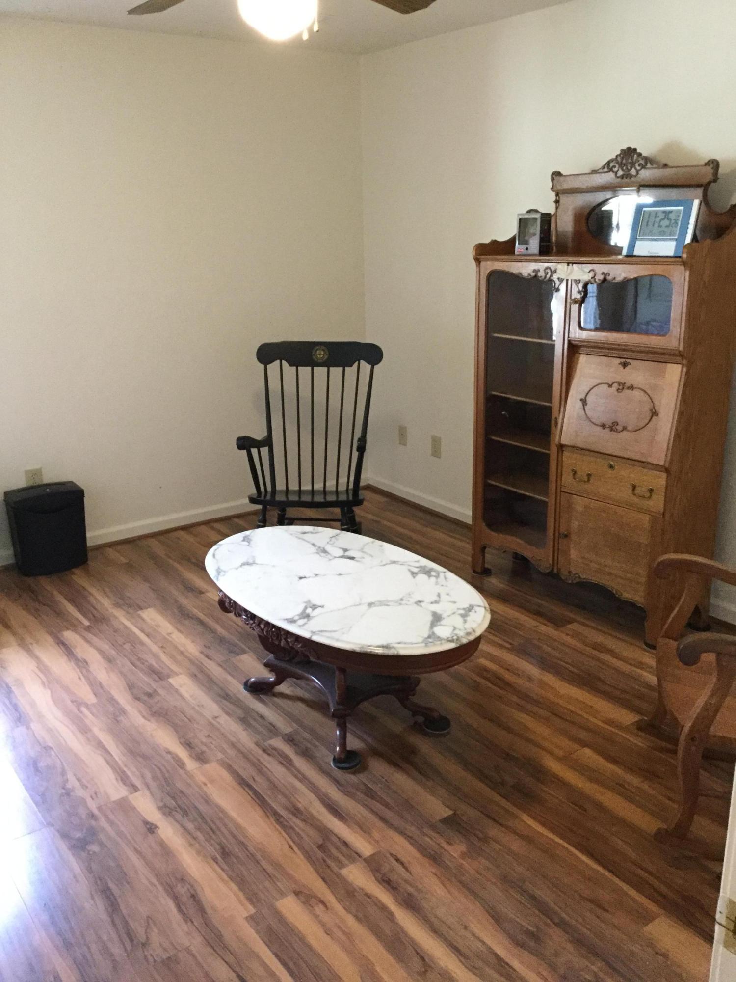 411 Highfield Road Salem, VA 24153 - Photo 6 of 18 image