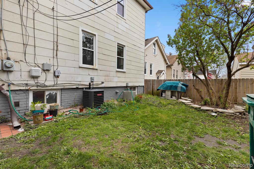1347 Wayburn Street Grosse Pointe, MI 48230 - Photo 31 of 32