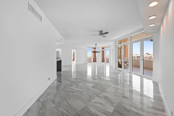 $12,900 | 300 Southeast 5th Avenue, Unit 5180, Boca Raton, FL 33432