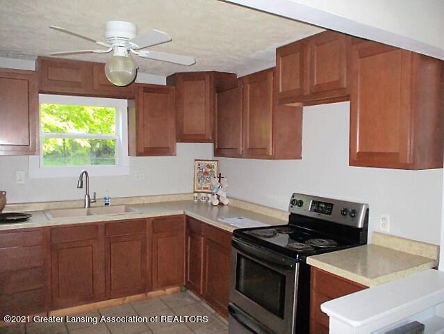 1731 Reo Road Lansing, MI 48910 - Photo 8 of 29 Kitchen