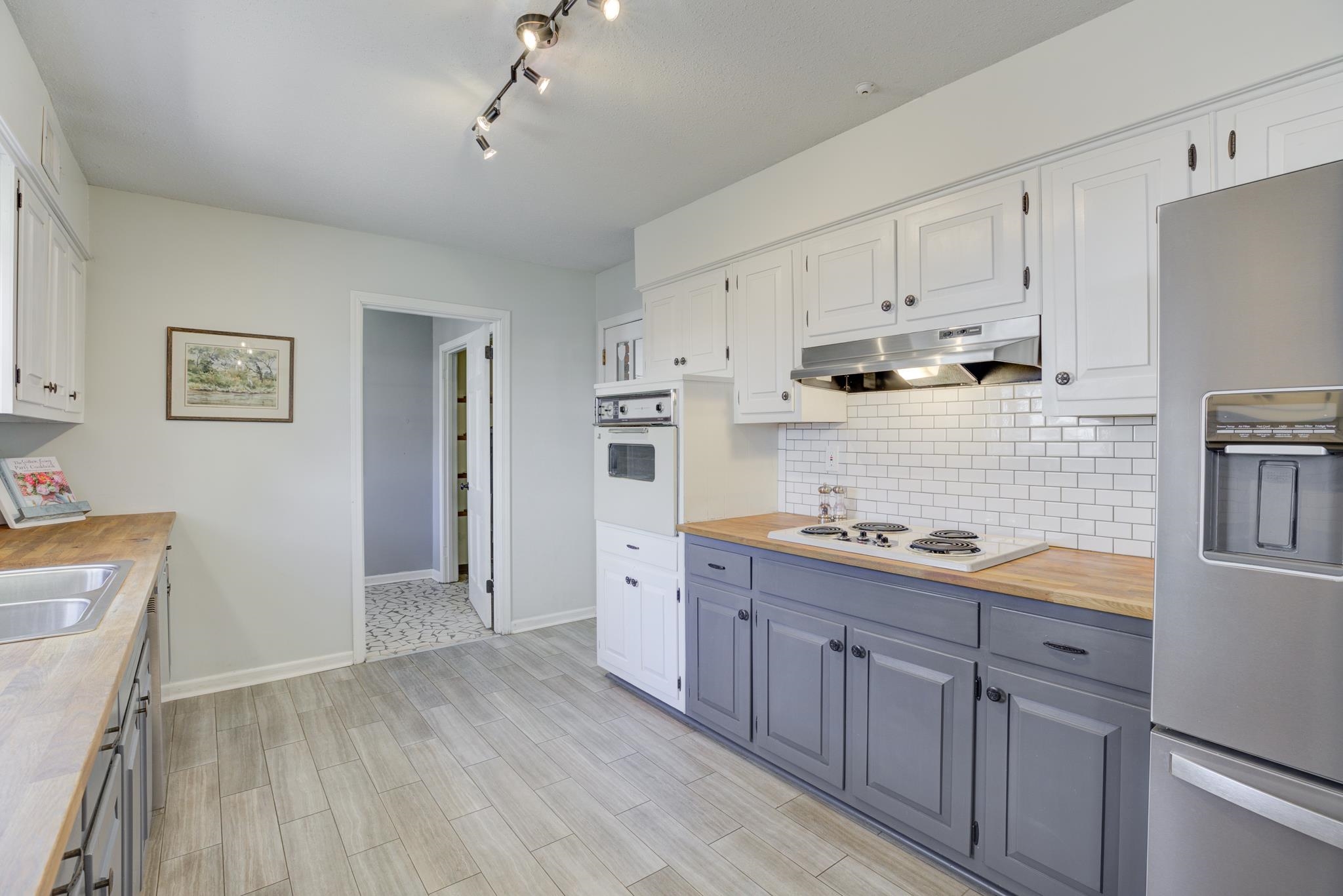 6461 Messick Road Memphis, TN 38119 - Photo 13 of 25 Real Vent-a-hood by Braun to cook fish and not smell up the home-LOL