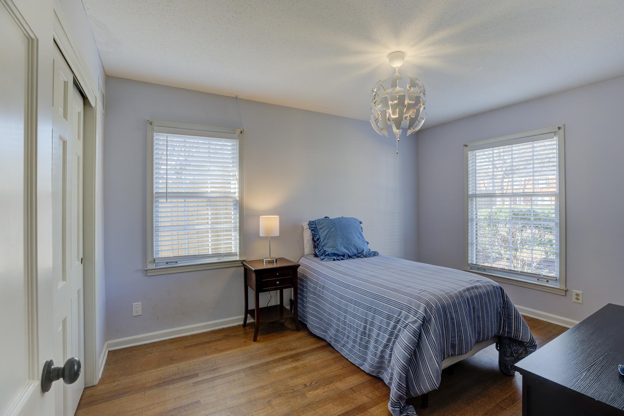 6461 Messick Road Memphis, TN 38119 - Photo 20 of 25 Modern Light Fixture