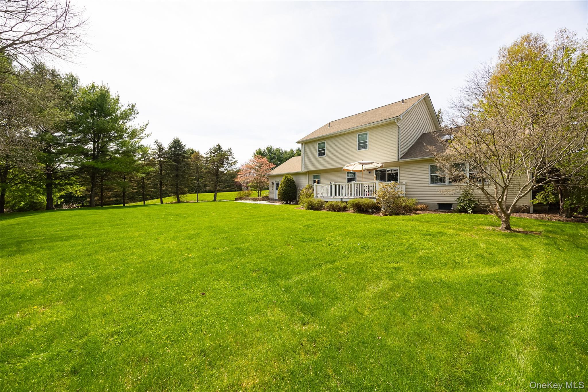 6 Grapevine Place Poughkeepsie, NY 12603 - Photo 19 of 24 a view of house with garden