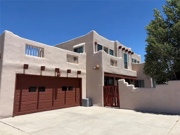 $699,000 | 105 Moya Road, Santa Fe, NM 87508