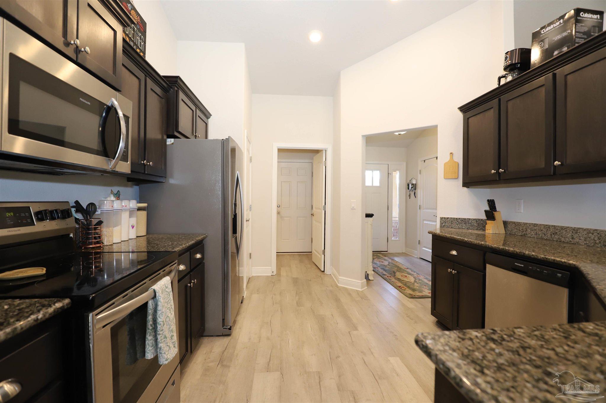 6117 Parsonage Circle Milton, FL 32570 - Photo 5 of 28