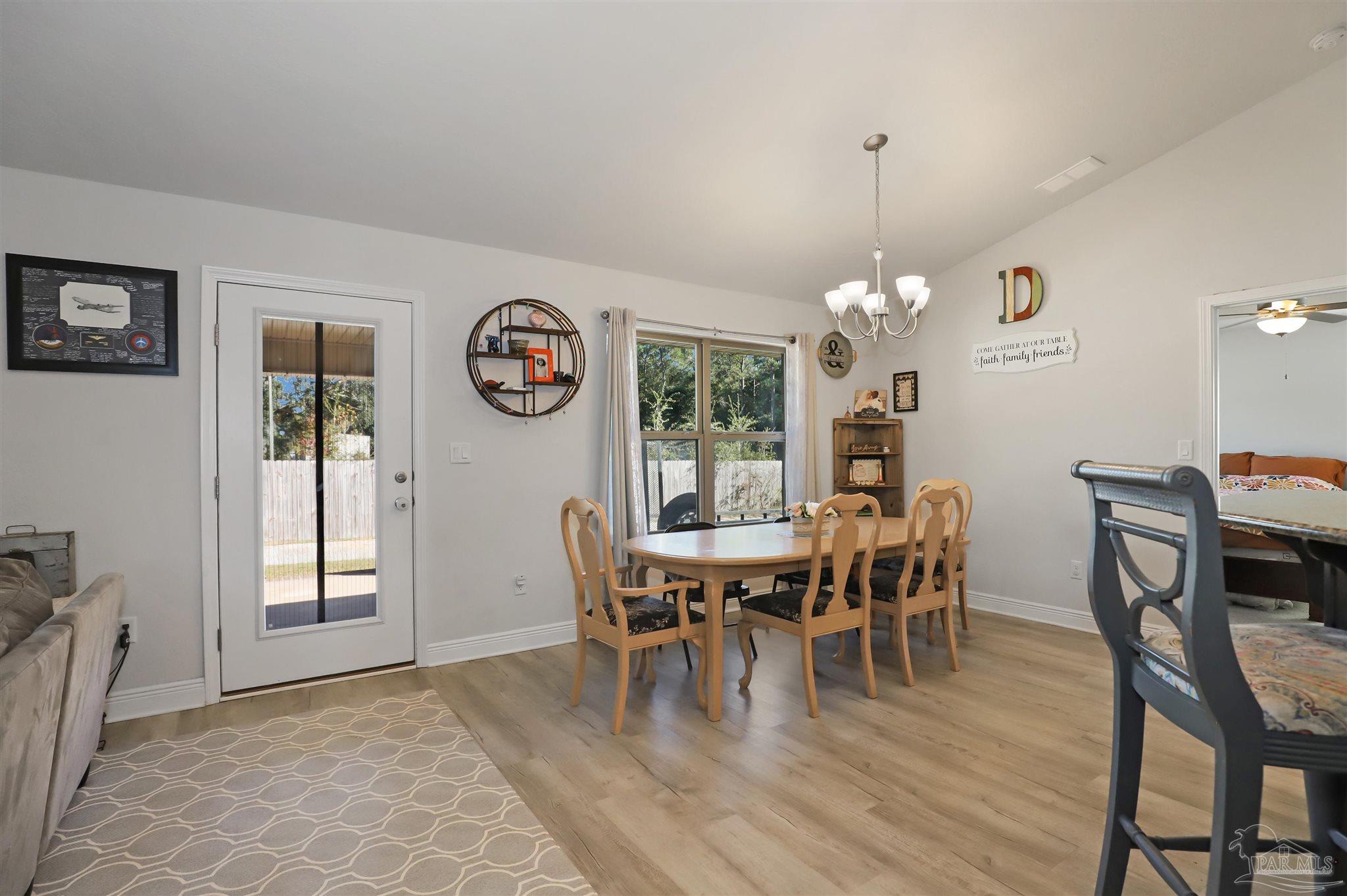 6117 Parsonage Circle Milton, FL 32570 - Photo 7 of 28