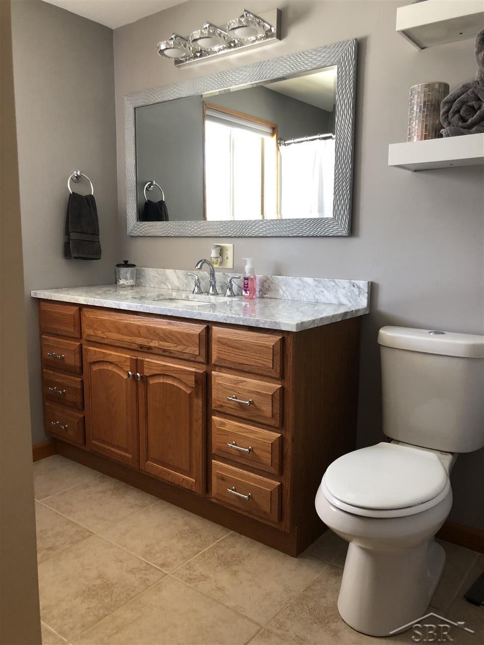 2139 Midland Road Bay City, MI 48706 - Photo 20 of 48 50032754-19.JPG