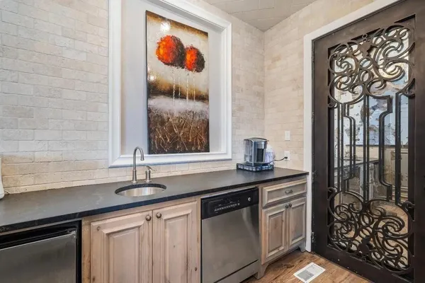 $990,000 | 7201 87th Street, Lubbock, TX 79424