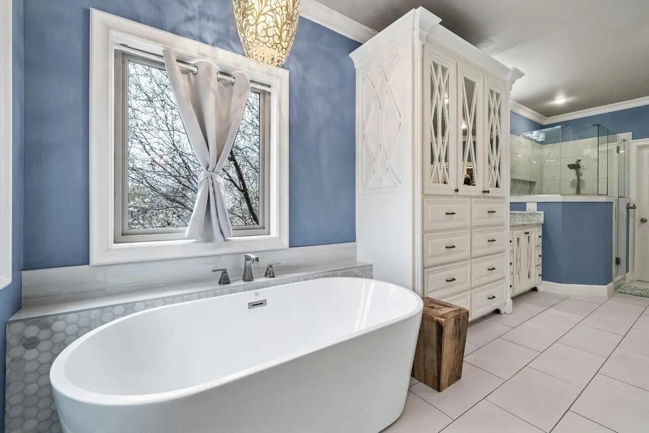 7201 87th Street Lubbock, TX 79424 - Photo 17 of 43 Bathroom