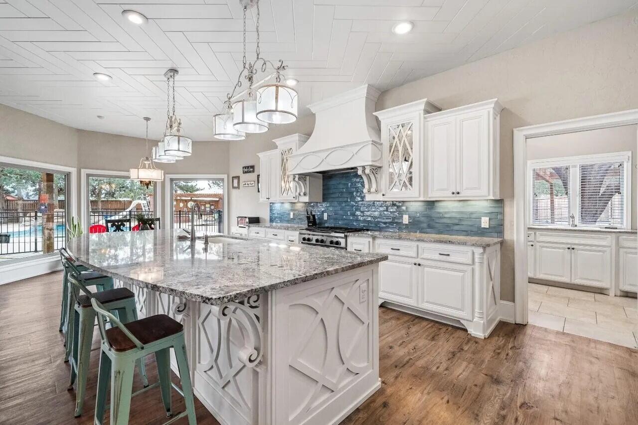 7201 87th Street Lubbock, TX 79424 - Photo 9 of 43 Kitchen