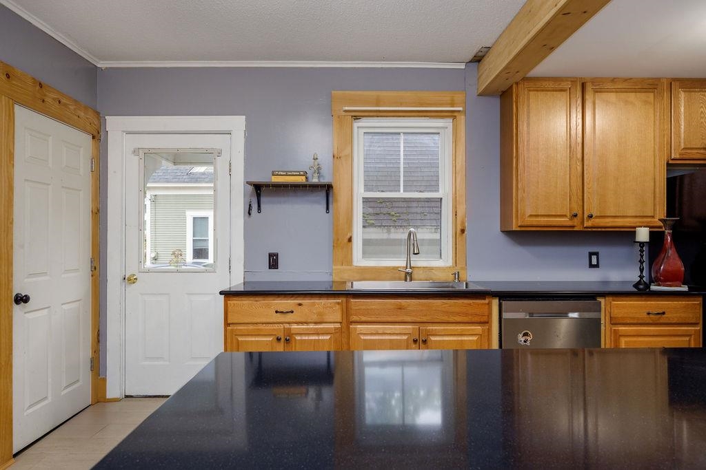 16 Kimball Street Lebanon, NH 03766 - Photo 7 of 39