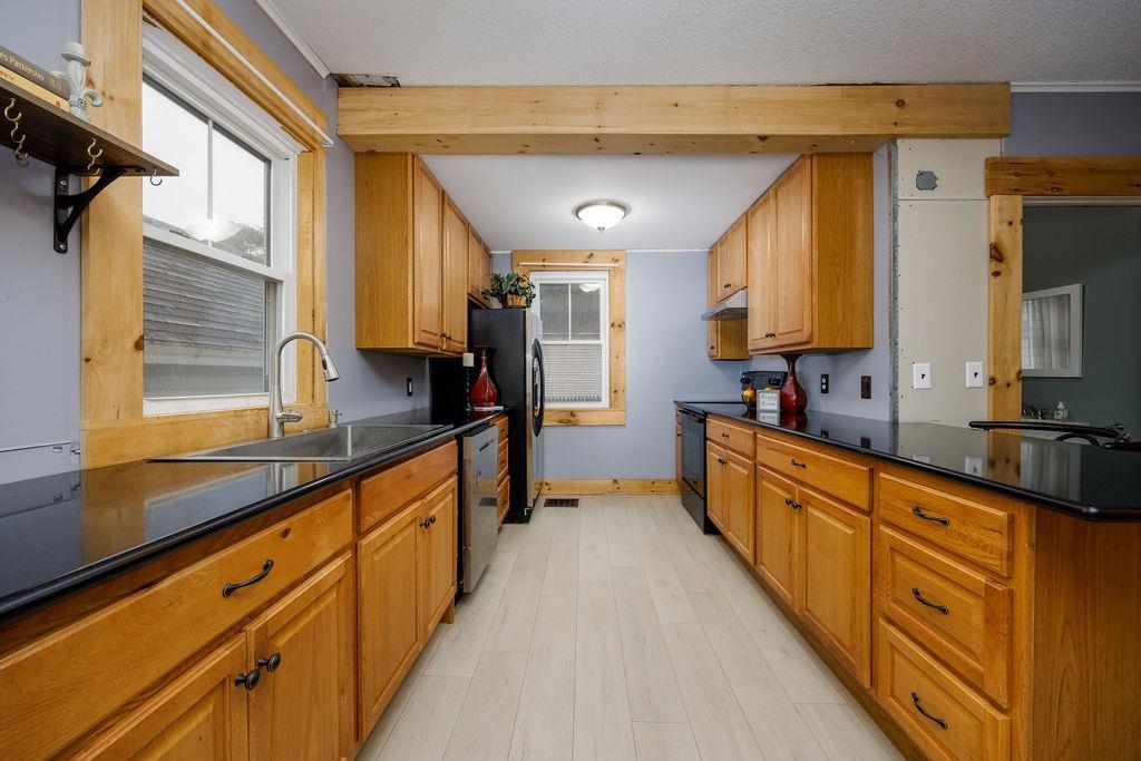 16 Kimball Street Lebanon, NH 03766 - Photo 8 of 39