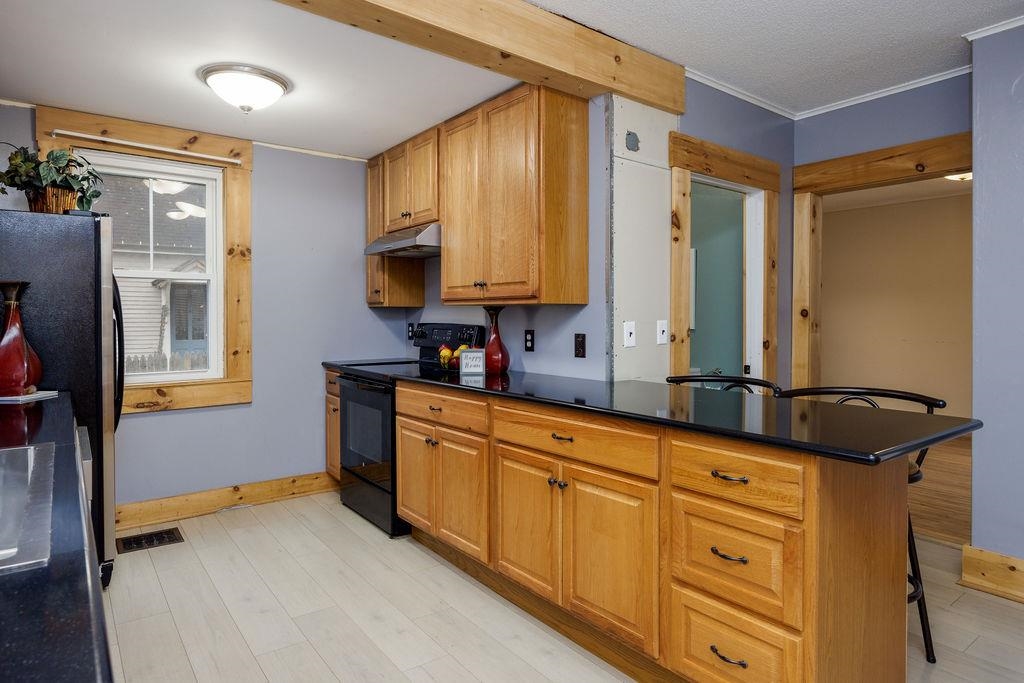 16 Kimball Street Lebanon, NH 03766 - Photo 10 of 39