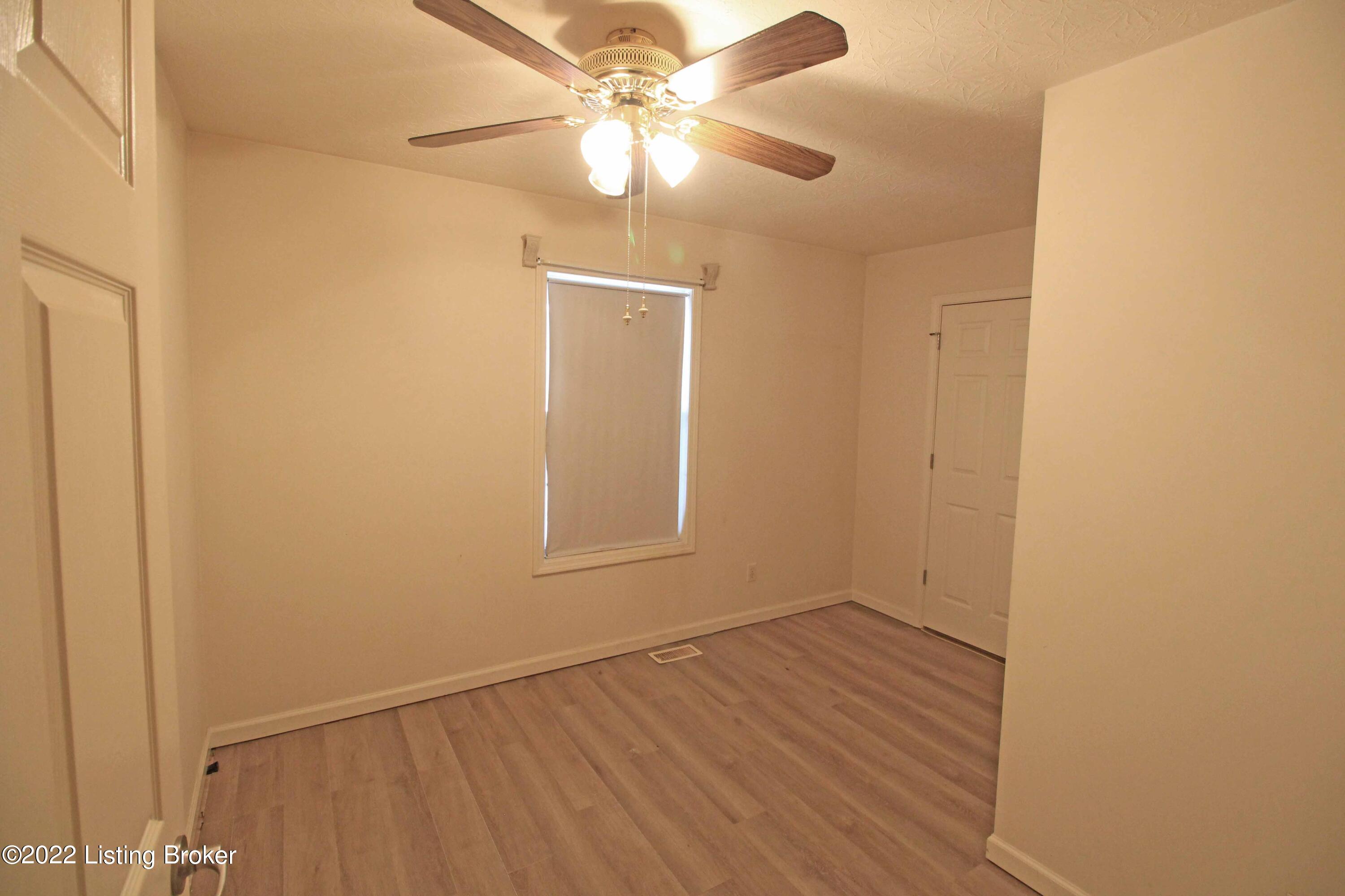 331 Figgs Store Road Shelbyville, KY 40065 - Photo 16 of 25 3rd Spare Bedroom