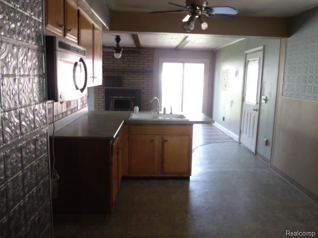 23024 Rausch Avenue Eastpointe, MI 48021 - Photo 8 of 13